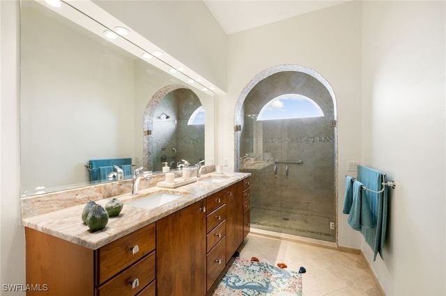 2153 Paget CIR, Naples, FL 34112