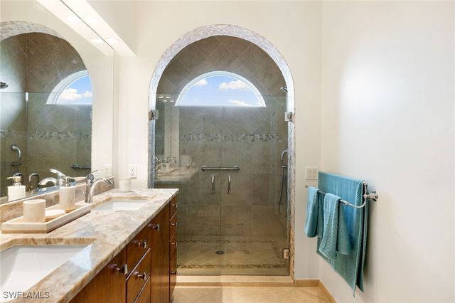 2153 Paget CIR, Naples, FL 34112