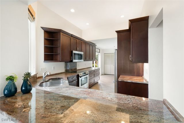 2153 Paget CIR, Naples, FL 34112