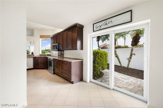 2153 Paget CIR, Naples, FL 34112