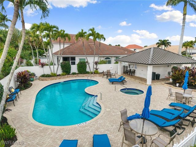 2153 Paget CIR, Naples, FL 34112