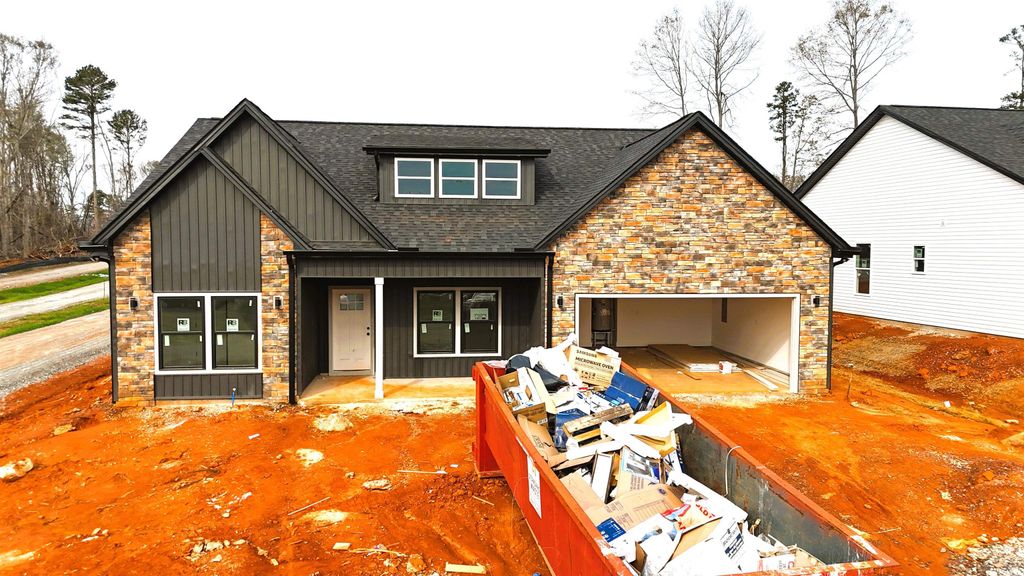 265 Ridge Road, Wellford, SC 29385