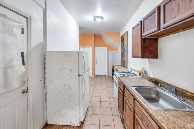 3113 12th Street, Astoria, NY 11106