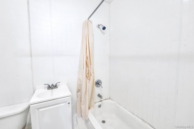 3113 12th Street, Astoria, NY 11106