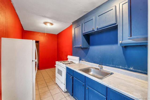 3113 12th Street, Astoria, NY 11106