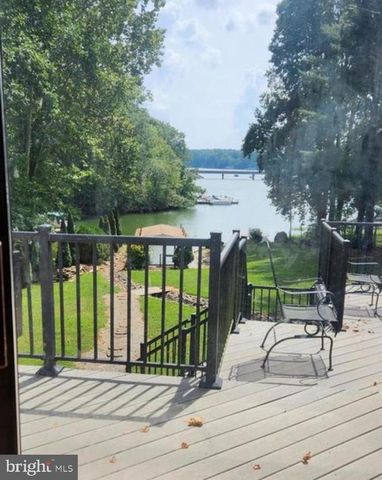 15408 SUNSET HARBOUR BLVD, Mineral, VA 23117