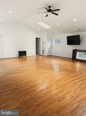 15408 SUNSET HARBOUR BLVD, Mineral, VA 23117