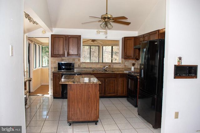 15408 SUNSET HARBOUR BLVD, Mineral, VA 23117