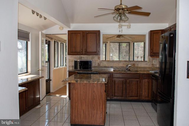 15408 SUNSET HARBOUR BLVD, Mineral, VA 23117