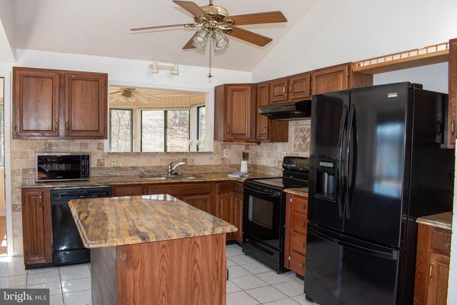 15408 SUNSET HARBOUR BLVD, Mineral, VA 23117