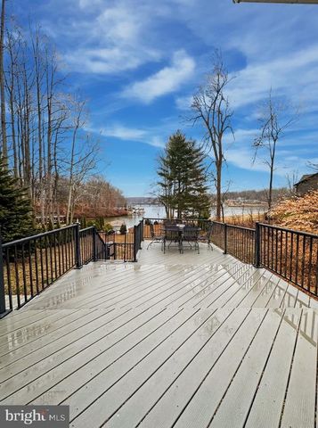 15408 SUNSET HARBOUR BLVD, Mineral, VA 23117