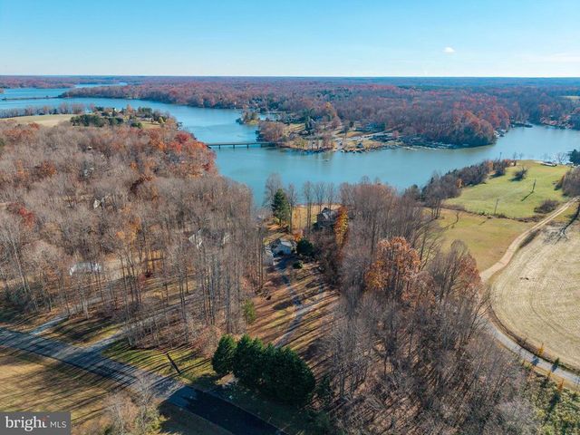 15408 SUNSET HARBOUR BLVD, Mineral, VA 23117