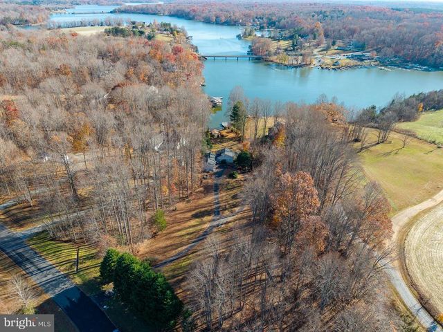 15408 SUNSET HARBOUR BLVD, Mineral, VA 23117