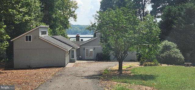 15408 SUNSET HARBOUR BLVD, Mineral, VA 23117