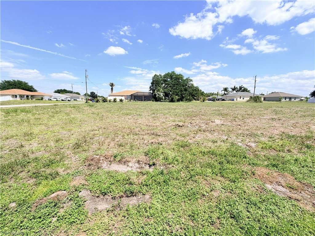 Image 5 of property listing at 1425 21st PL, Cape Coral, FL 33909