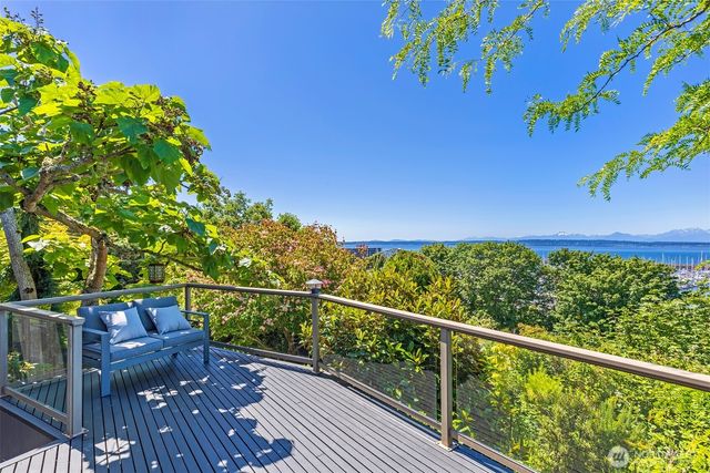 6801 36th Avenue NW, Seattle, WA 98117