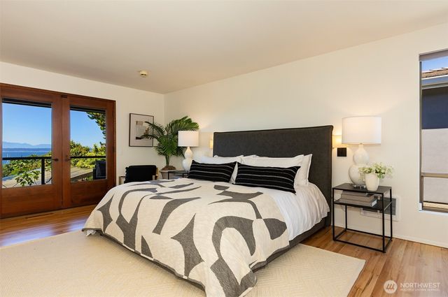 6801 36th Avenue NW, Seattle, WA 98117