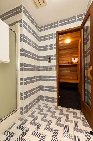 6801 36th Avenue NW, Seattle, WA 98117