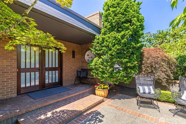 6801 36th Avenue NW, Seattle, WA 98117