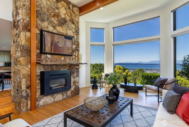 6801 36th Avenue NW, Seattle, WA 98117