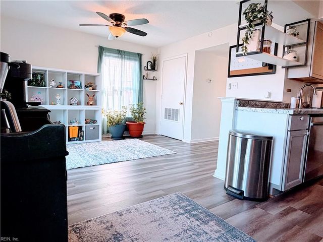 1232 White Birch LN, Virginia Beach, VA 23453