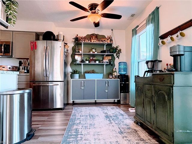 1232 White Birch LN, Virginia Beach, VA 23453