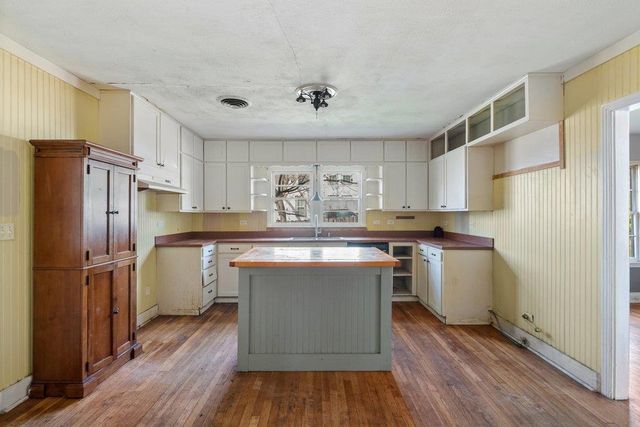 701 N Washington ST, La Grange, TX 78945