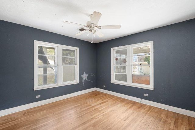 701 N Washington ST, La Grange, TX 78945