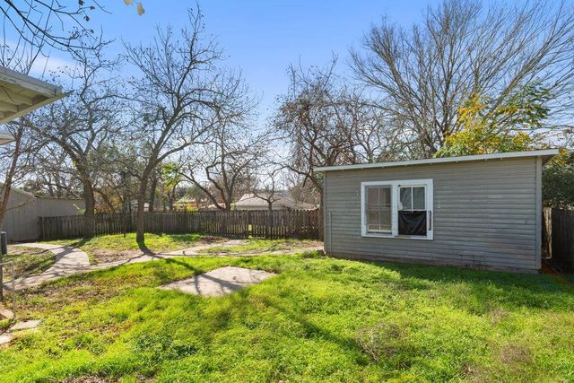 701 N Washington ST, La Grange, TX 78945