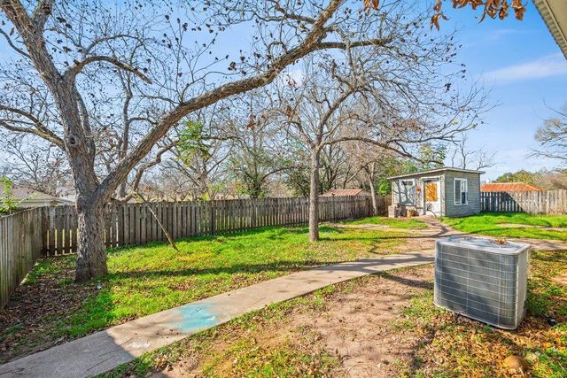 701 N Washington ST, La Grange, TX 78945