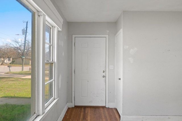 701 N Washington ST, La Grange, TX 78945