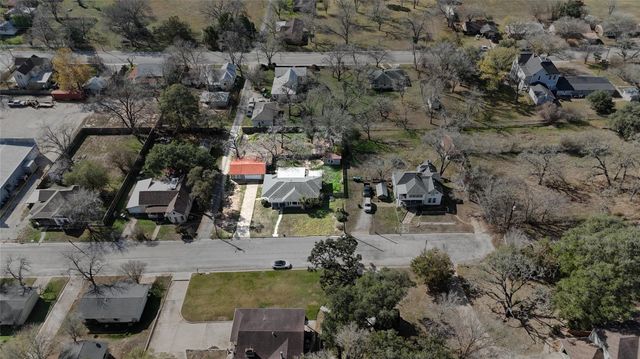 701 N Washington ST, La Grange, TX 78945