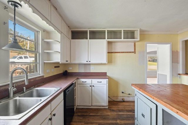 701 N Washington ST, La Grange, TX 78945