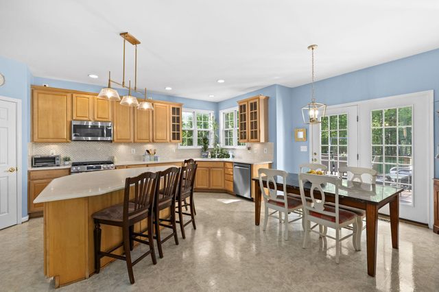 201 GENTLE BREEZE CIR, Fredericksburg, VA 22406