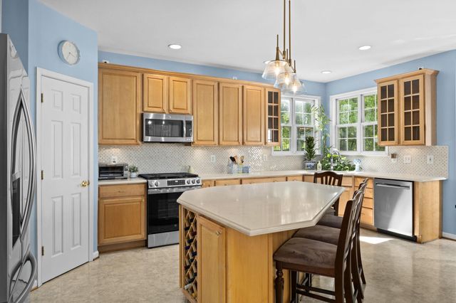 201 GENTLE BREEZE CIR, Fredericksburg, VA 22406