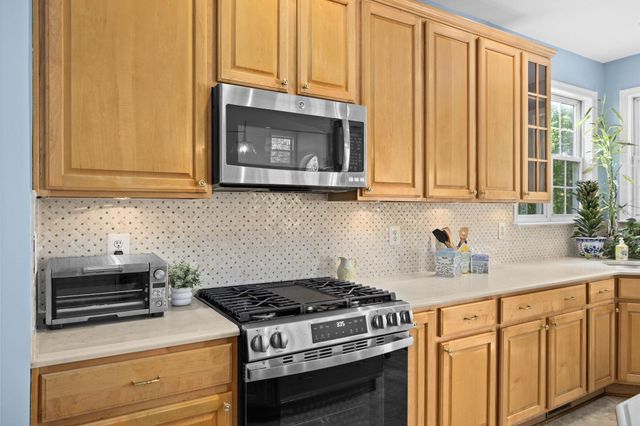 201 GENTLE BREEZE CIR, Fredericksburg, VA 22406