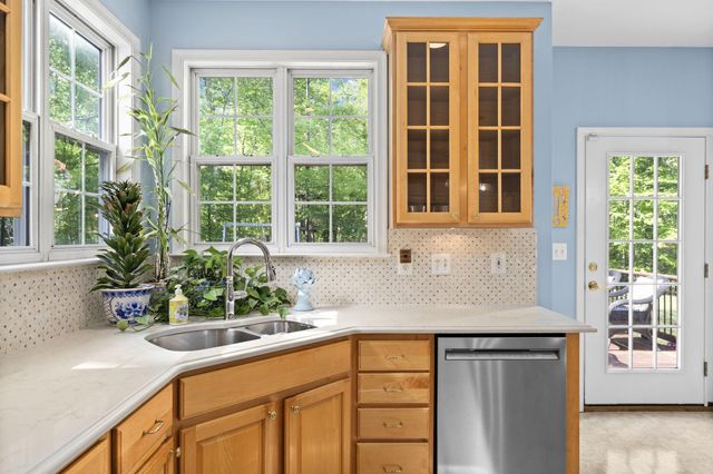 201 GENTLE BREEZE CIR, Fredericksburg, VA 22406