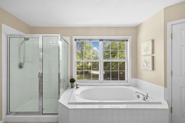 201 GENTLE BREEZE CIR, Fredericksburg, VA 22406