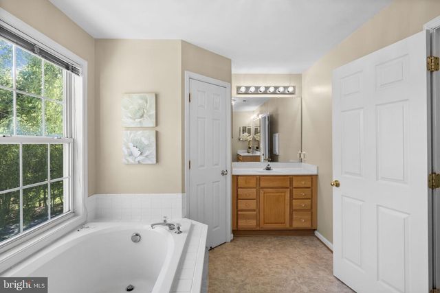 201 GENTLE BREEZE CIR, Fredericksburg, VA 22406