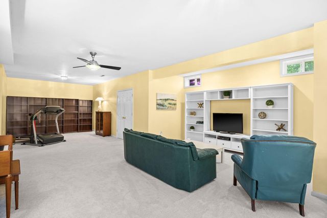 201 GENTLE BREEZE CIR, Fredericksburg, VA 22406