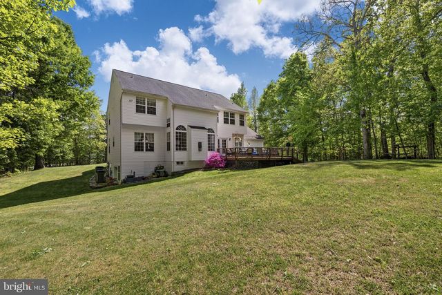 201 GENTLE BREEZE CIR, Fredericksburg, VA 22406