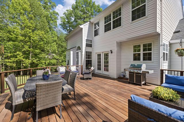 201 GENTLE BREEZE CIR, Fredericksburg, VA 22406