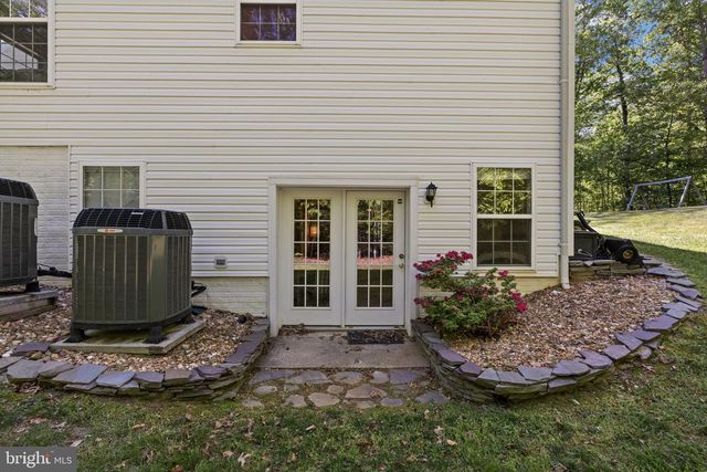 201 GENTLE BREEZE CIR, Fredericksburg, VA 22406