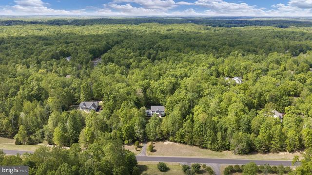 201 GENTLE BREEZE CIR, Fredericksburg, VA 22406