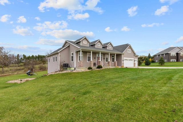 N7146 Pacific Ridge, Pardeeville, WI 53954