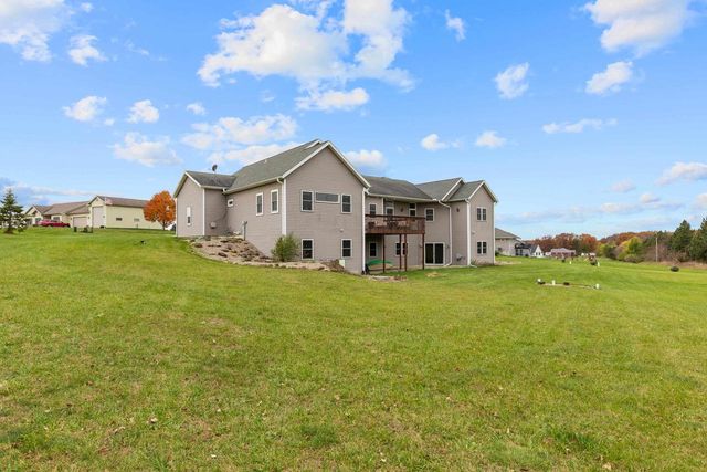 N7146 Pacific Ridge, Pardeeville, WI 53954