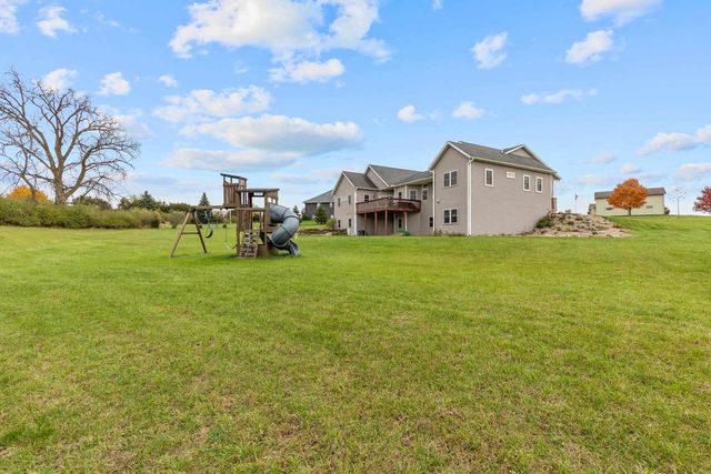 N7146 Pacific Ridge, Pardeeville, WI 53954