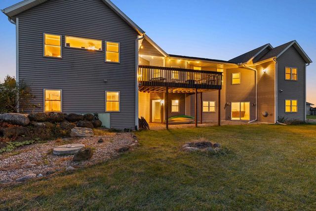 N7146 Pacific Ridge, Pardeeville, WI 53954