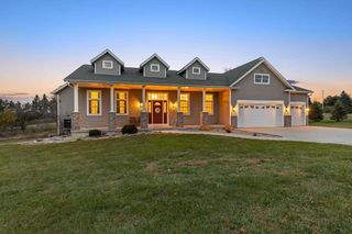 N7146 Pacific Ridge, Pardeeville, WI 53954