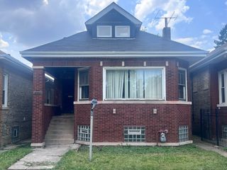 8616 S Justine Street, Chicago, IL 60620